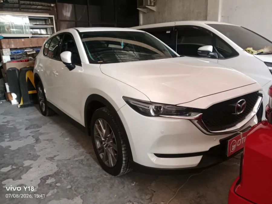 Foto Mobil Bekas Kanan Depan Mazda CX-5 2.0 tahun 2021