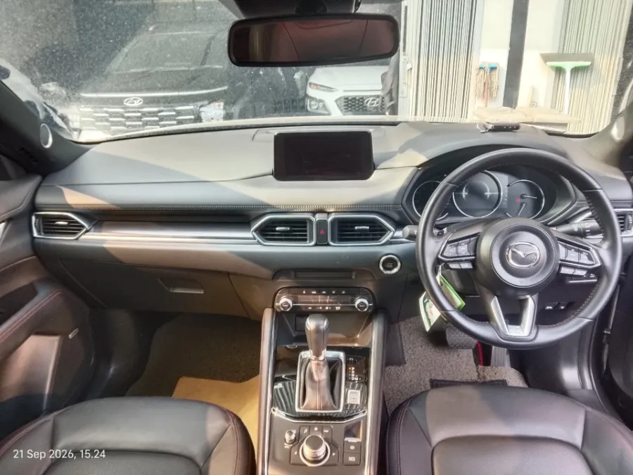 Foto Mobil Bekas Dashboard Mazda CX-5 2.0 tahun 2023