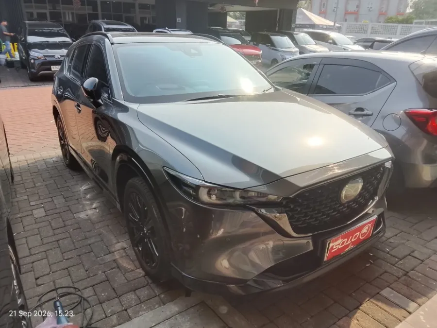 Foto Mobil Bekas Kanan Depan Mazda CX-5 2.0 tahun 2023
