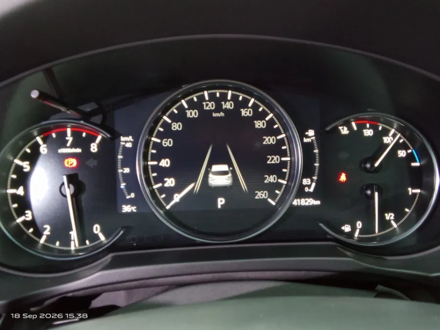 Foto Mobil Bekas Odometer Mazda CX-5 2.0 tahun 2024