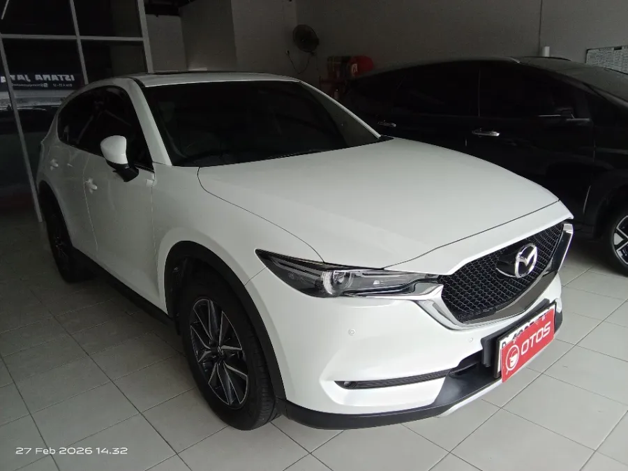 Foto Mobil Bekas Kanan Depan Mazda CX-5 2.4 tahun 2017