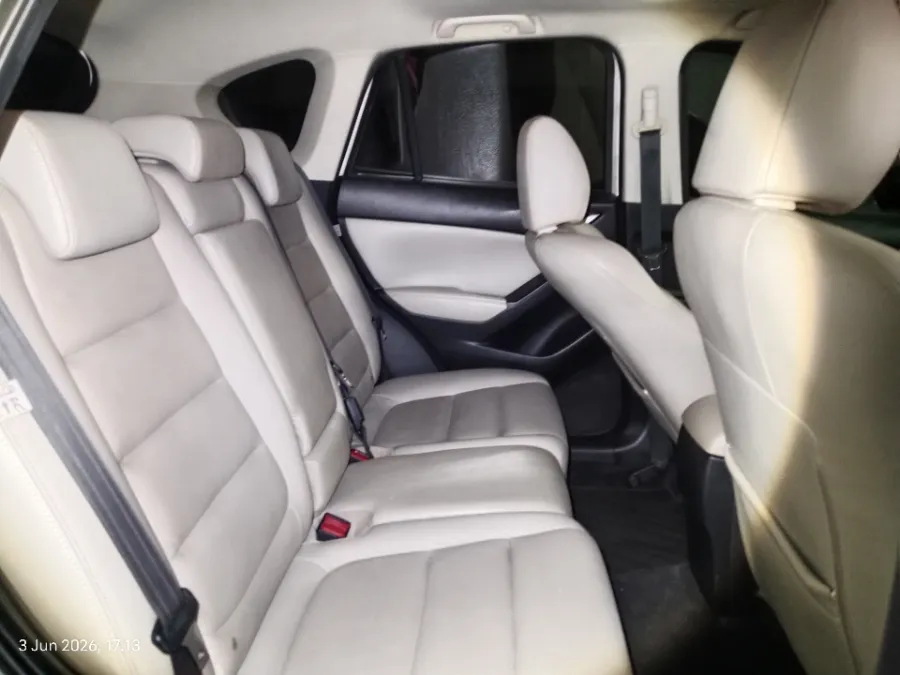 Foto Mobil Bekas Kabin Belakang Mazda CX-5 2.5 tahun 2014