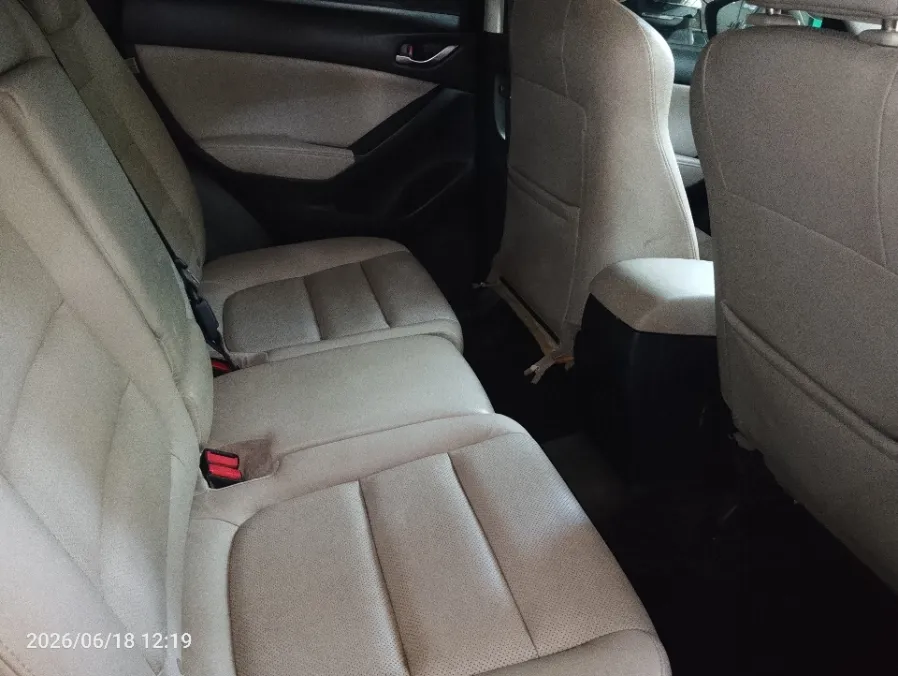 Foto Mobil Bekas Kabin Belakang Mazda CX-5 2.5 tahun 2014
