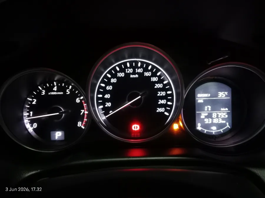 Foto Mobil Bekas Odometer Mazda CX-5 2.5 tahun 2014