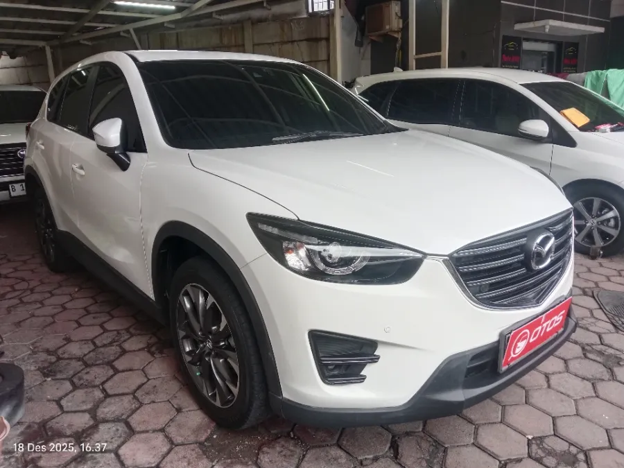 Foto Mobil Bekas Kanan Depan Mazda CX-5 2.5 tahun 2015