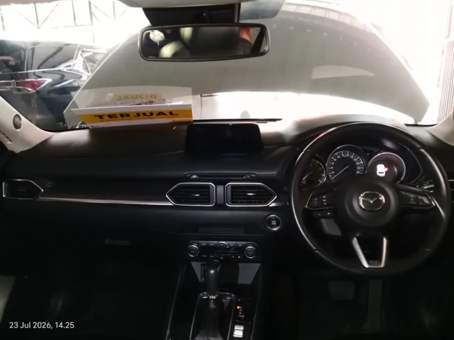 Foto Mobil Bekas Dashboard Mazda CX-5 2.5 tahun 2017