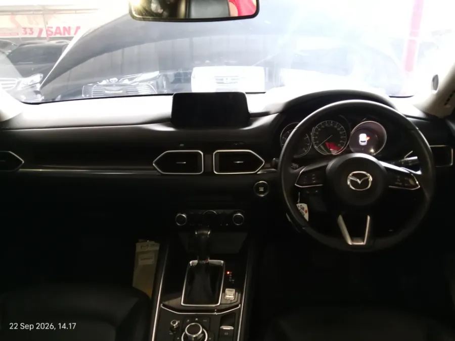 Foto Mobil Bekas Dashboard Mazda CX-5 2.5 tahun 2017