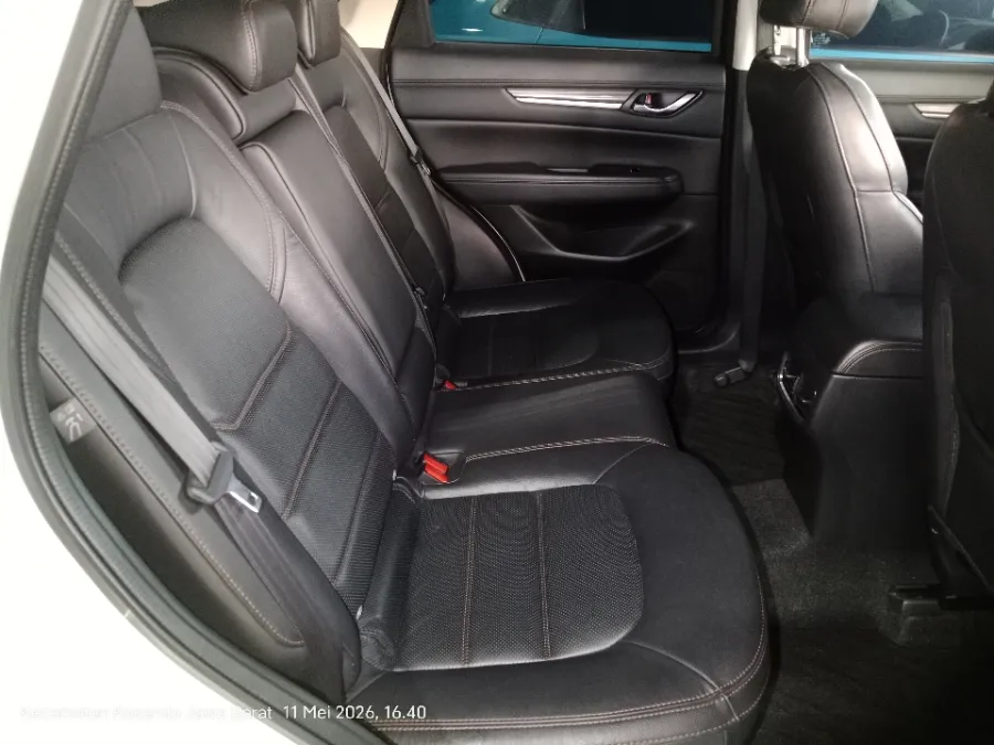 Foto Mobil Bekas Kabin Belakang Mazda CX-5 2.5 tahun 2017