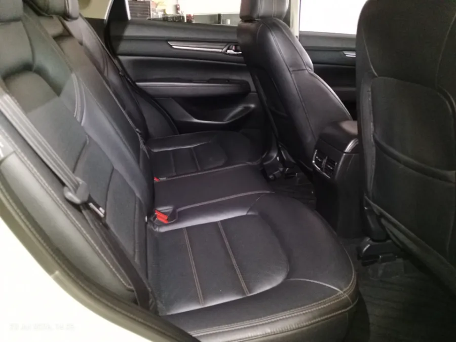 Foto Mobil Bekas Kabin Belakang Mazda CX-5 2.5 tahun 2017