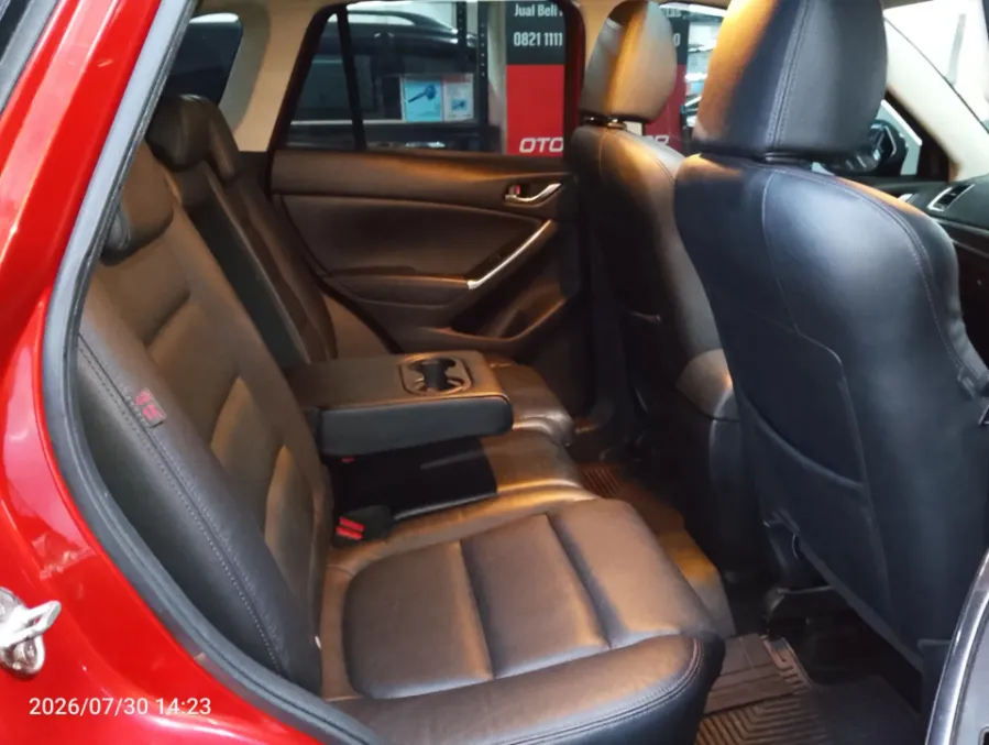 Foto Mobil Bekas Kabin Belakang Mazda CX-5 2.5 tahun 2017