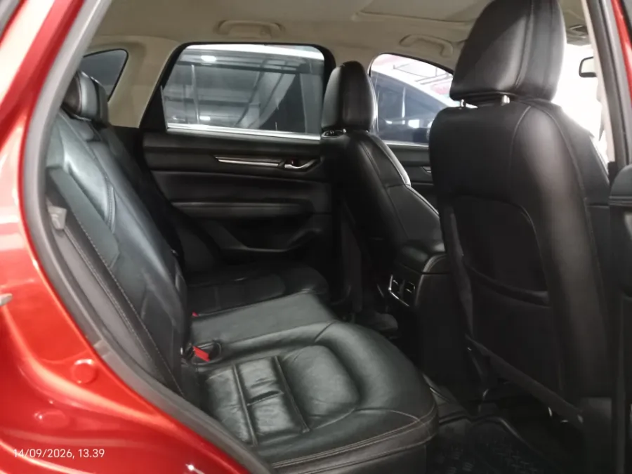 Foto Mobil Bekas Kabin Belakang Mazda CX-5 2.5 tahun 2017