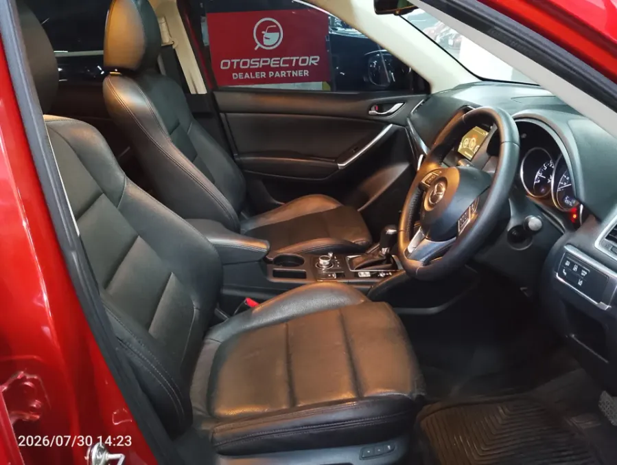 Foto Mobil Bekas Kabin Depan Mazda CX-5 2.5 tahun 2017