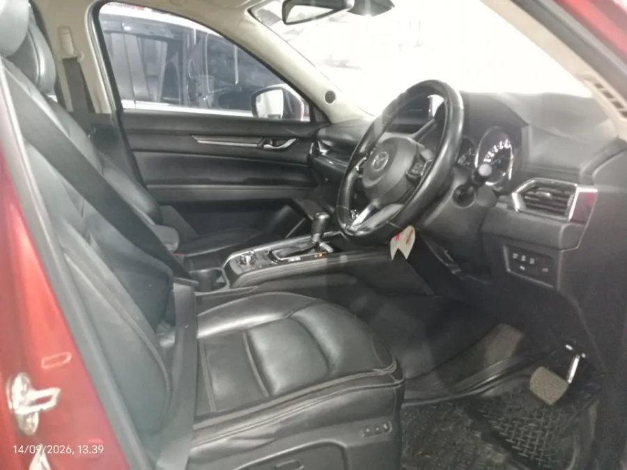 Foto Mobil Bekas Kabin Depan Mazda CX-5 2.5 tahun 2017