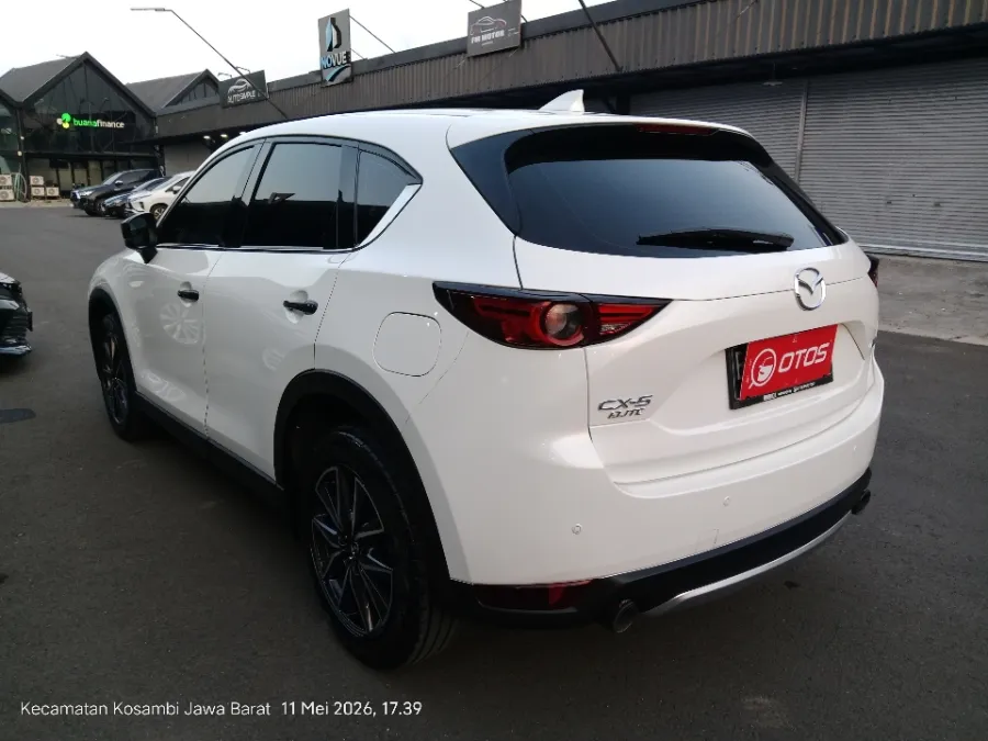 Foto Mobil Bekas Kiri Belakang Mazda CX-5 2.5 tahun 2017