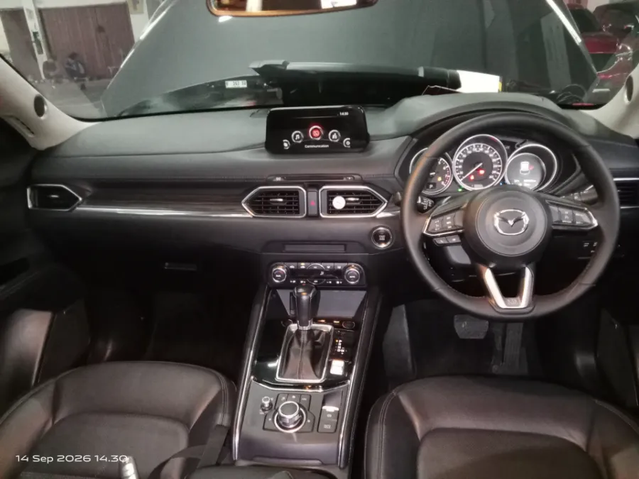 Foto Mobil Bekas Dashboard Mazda CX-5 2.5 tahun 2018