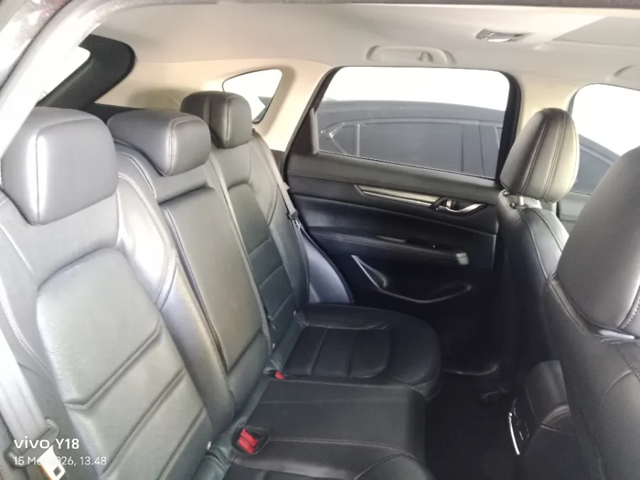 Foto Mobil Bekas Kabin Belakang Mazda CX-5 2.5 tahun 2018