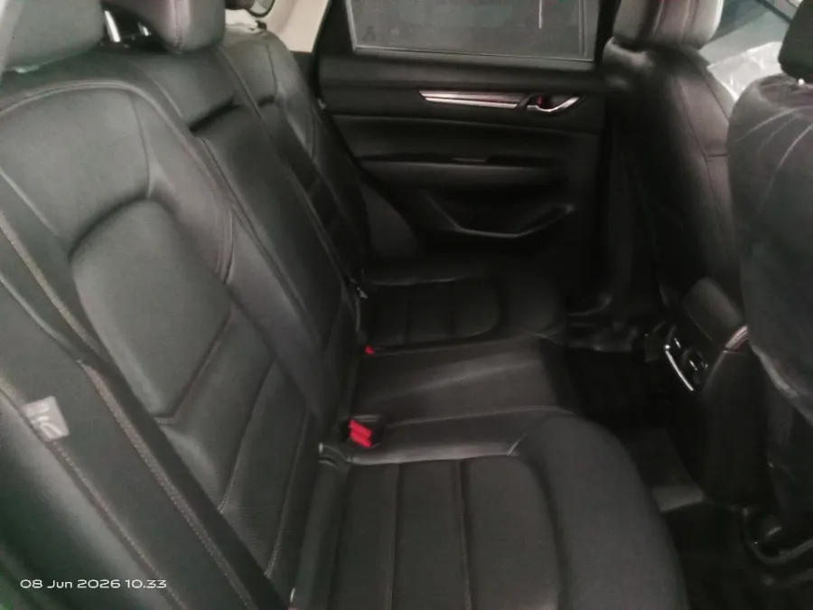 Foto Mobil Bekas Kabin Belakang Mazda CX-5 2.5 tahun 2018