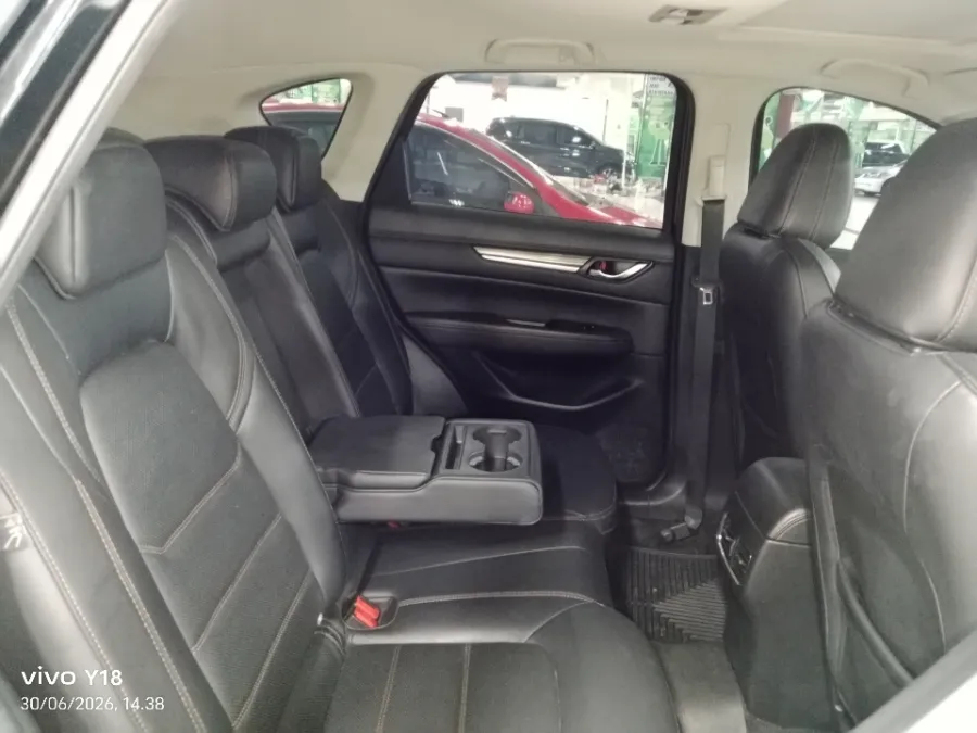 Foto Mobil Bekas Kabin Belakang Mazda CX-5 2.5 tahun 2018