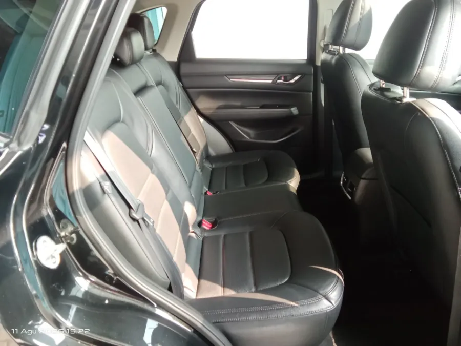 Foto Mobil Bekas Kabin Belakang Mazda CX-5 2.5 tahun 2018