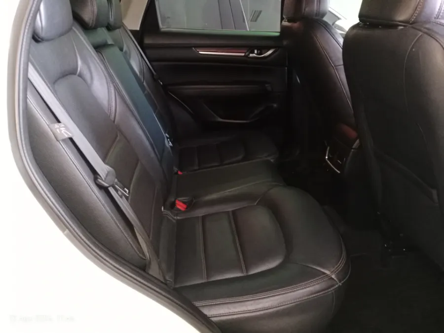 Foto Mobil Bekas Kabin Belakang Mazda CX-5 2.5 tahun 2018