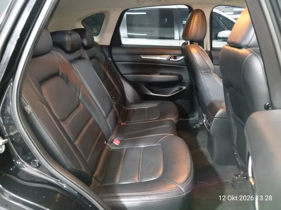 Foto Mobil Bekas Kabin Belakang Mazda CX-5 2.5 tahun 2018