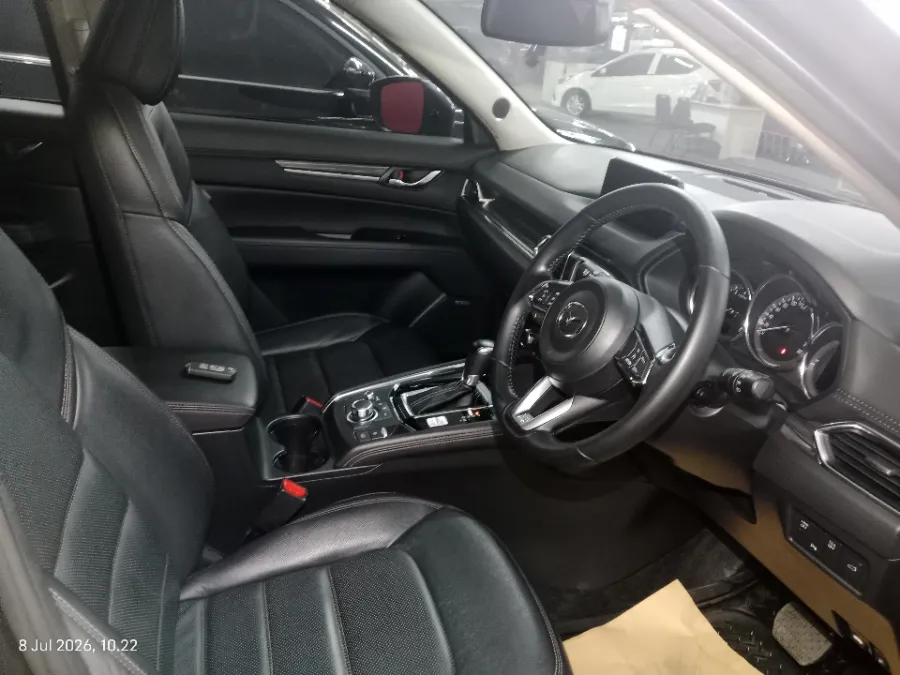 Foto Mobil Bekas Kabin Depan Mazda CX-5 2.5 tahun 2018