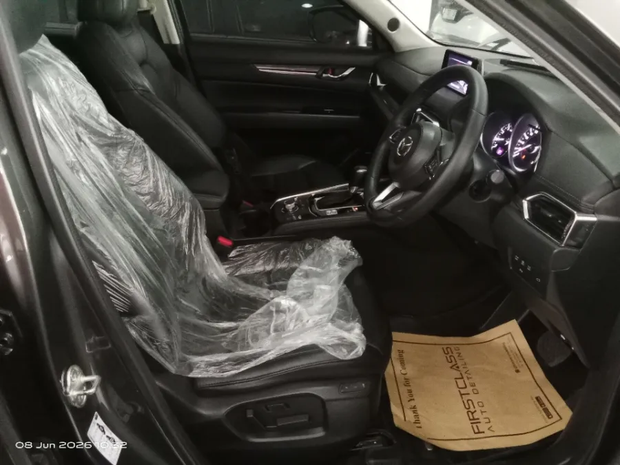 Foto Mobil Bekas Kabin Depan Mazda CX-5 2.5 tahun 2018