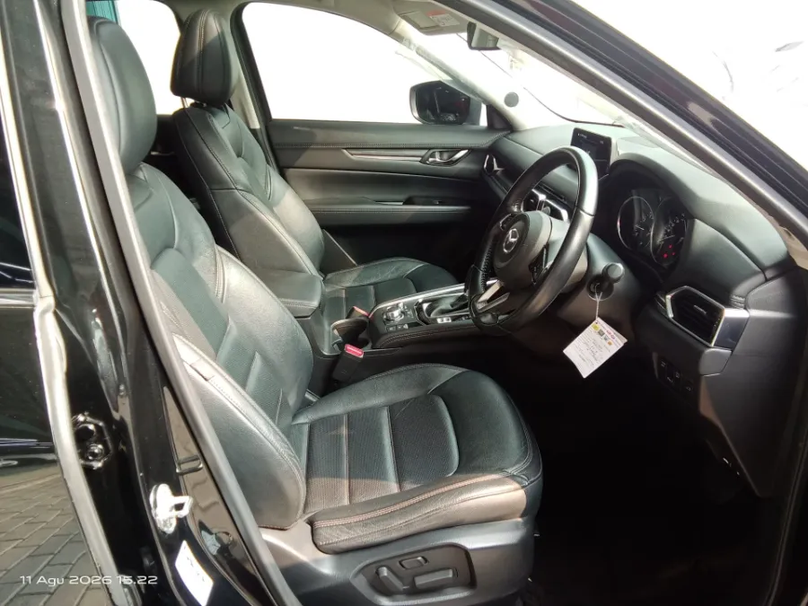 Foto Mobil Bekas Kabin Depan Mazda CX-5 2.5 tahun 2018