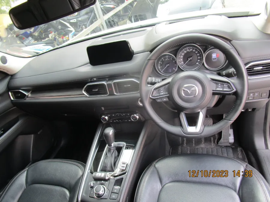 Foto Mobil Bekas Dashboard Mazda CX-5 2.5 tahun 2019