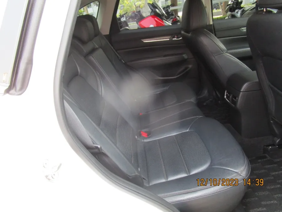 Foto Mobil Bekas Kabin Belakang Mazda CX-5 2.5 tahun 2019