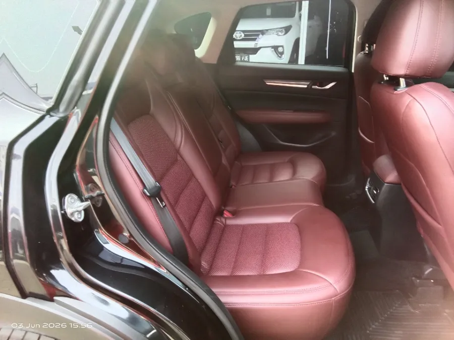 Foto Mobil Bekas Kabin Belakang Mazda CX-5 2.5 tahun 2019