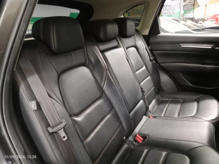 Foto Mobil Bekas Kabin Belakang Mazda CX-5 2.5 tahun 2019