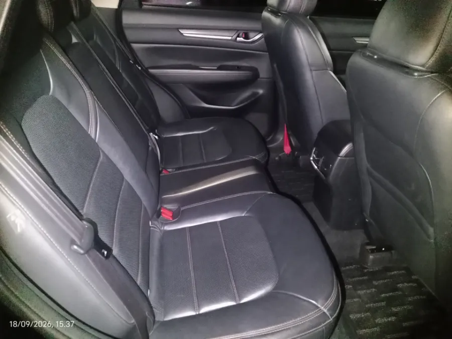 Foto Mobil Bekas Kabin Belakang Mazda CX-5 2.5 tahun 2019