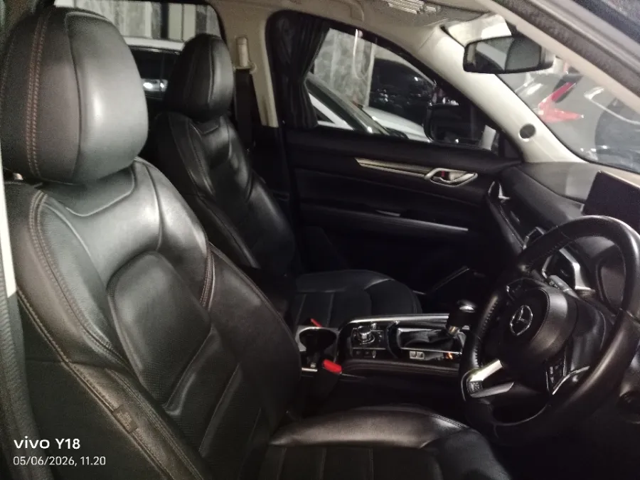Foto Mobil Bekas Kabin Depan Mazda CX-5 2.5 tahun 2019