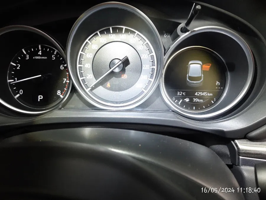 Foto Mobil Bekas Odometer Mazda CX-5 2.5 tahun 2019