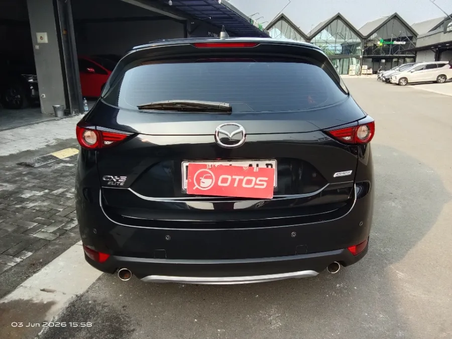 Foto Mobil Bekas Tampak Belakang Mazda CX-5 2.5 tahun 2019
