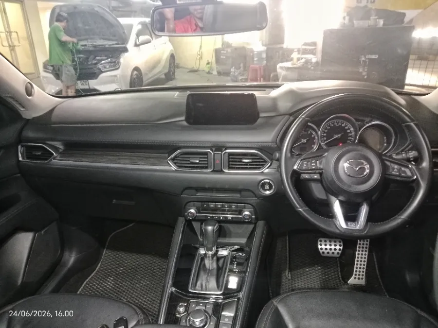 Foto Mobil Bekas Dashboard Mazda CX-5 2.5 tahun 2020