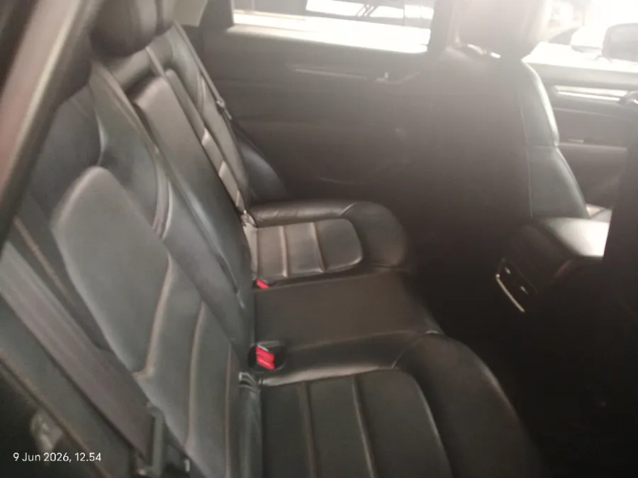 Foto Mobil Bekas Kabin Belakang Mazda CX-5 2.5 tahun 2020