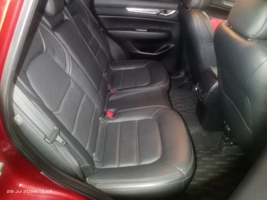 Foto Mobil Bekas Kabin Belakang Mazda CX-5 2.5 tahun 2020