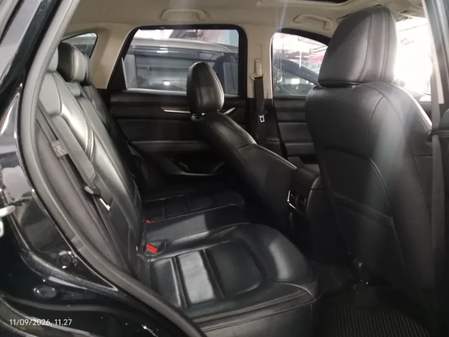 Foto Mobil Bekas Kabin Belakang Mazda CX-5 2.5 tahun 2020