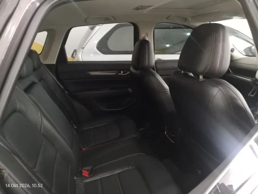 Foto Mobil Bekas Kabin Belakang Mazda CX-5 2.5 tahun 2020
