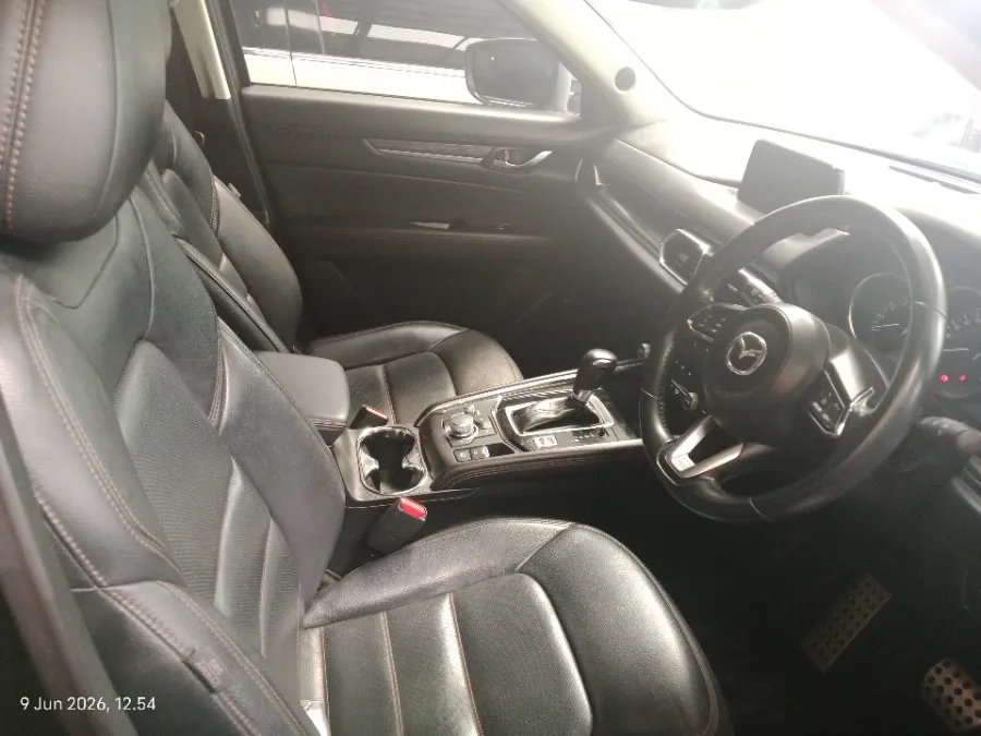 Foto Mobil Bekas Kabin Depan Mazda CX-5 2.5 tahun 2020