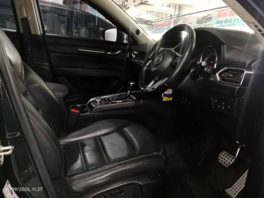 Foto Mobil Bekas Kabin Depan Mazda CX-5 2.5 tahun 2020