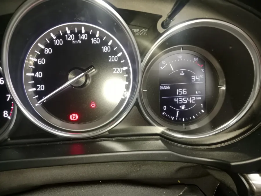Foto Mobil Bekas Odometer Mazda CX-5 2.5 tahun 2020