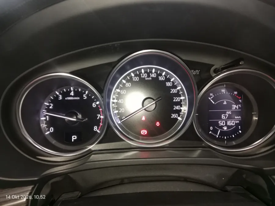 Foto Mobil Bekas Odometer Mazda CX-5 2.5 tahun 2020