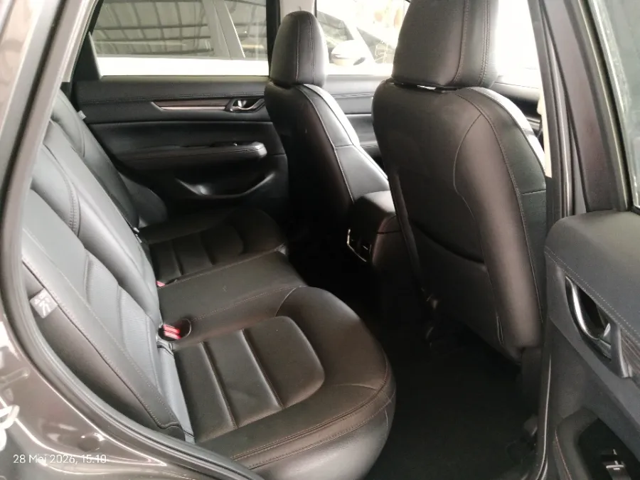 Foto Mobil Bekas Kabin Belakang Mazda CX-5 2.5 tahun 2021