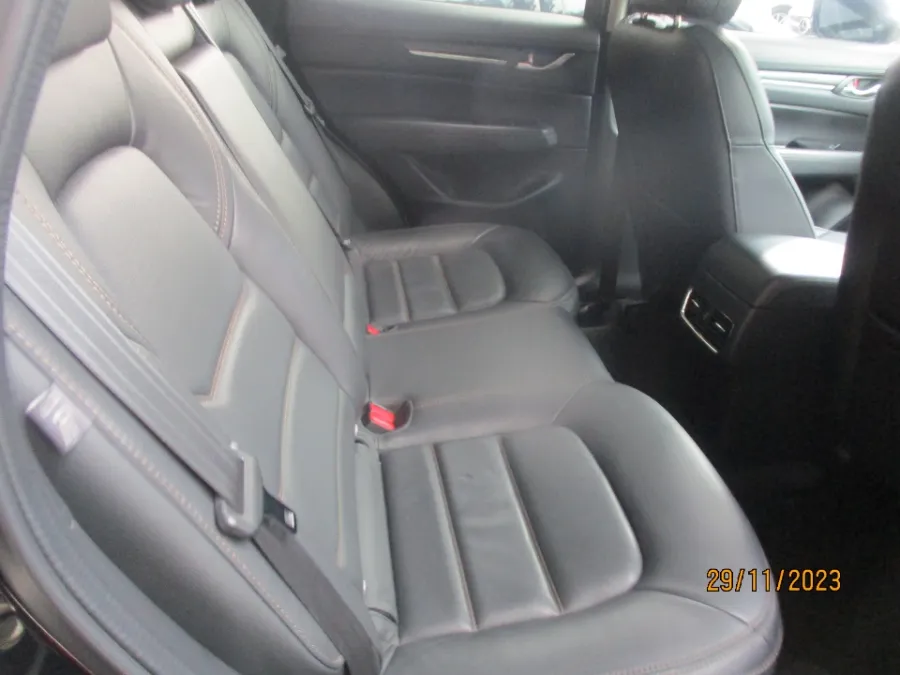 Foto Mobil Bekas Kabin Belakang Mazda CX-5 2.5 tahun 2022