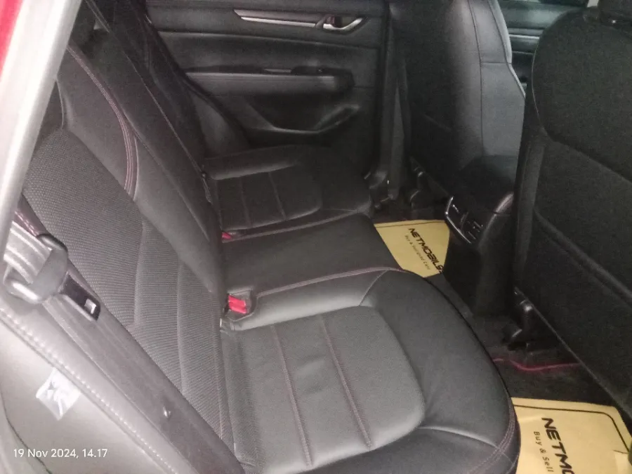 Foto Mobil Bekas Kabin Belakang Mazda CX-5 2.5 tahun 2022
