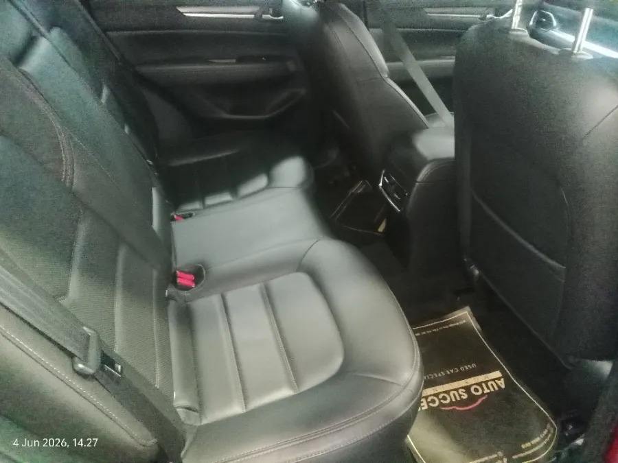 Foto Mobil Bekas Kabin Belakang Mazda CX-5 2.5 tahun 2022