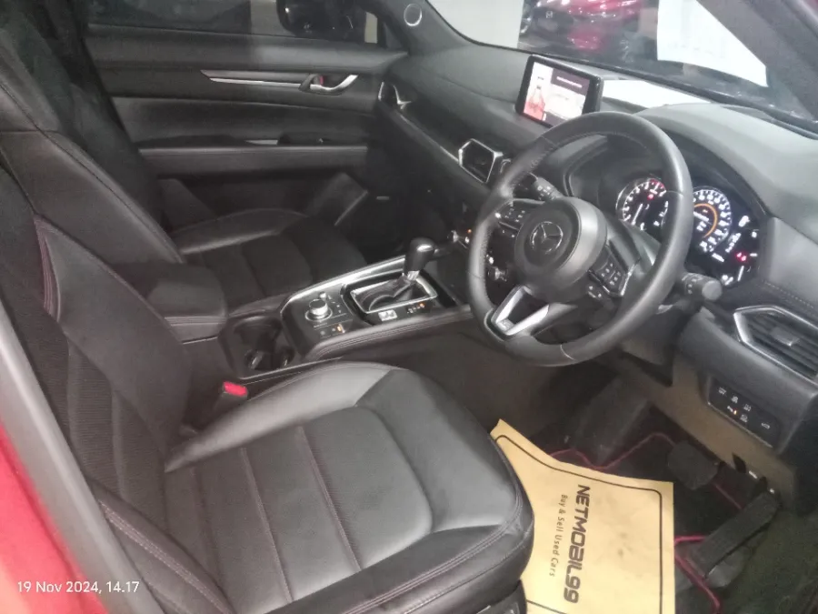 Foto Mobil Bekas Kabin Depan Mazda CX-5 2.5 tahun 2022